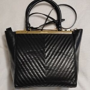 EUC💕MICHAEL KORS XL Black Chevron Quilted Shoulder Bag with Gold Accents!